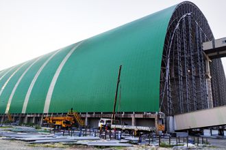 Development history and structure of dry coal shed space frame