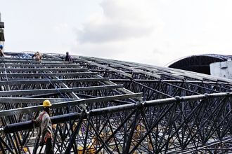 space frame roof structure installation