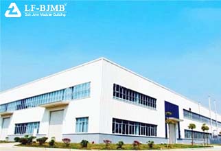 What are the characteristics of the large-span steel structure