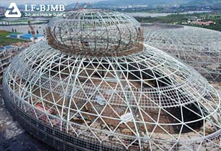 Definition of large spans by steel structures